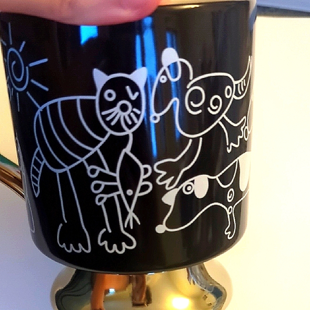 Gold and Black Animal Design Mug - Picture 6 of 10